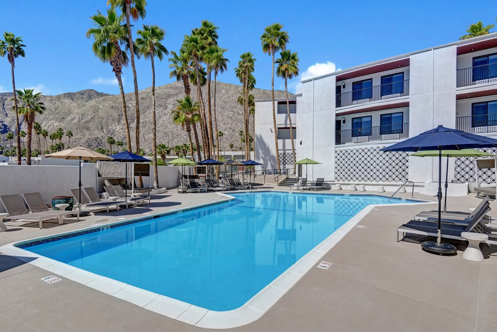 Dunes pool