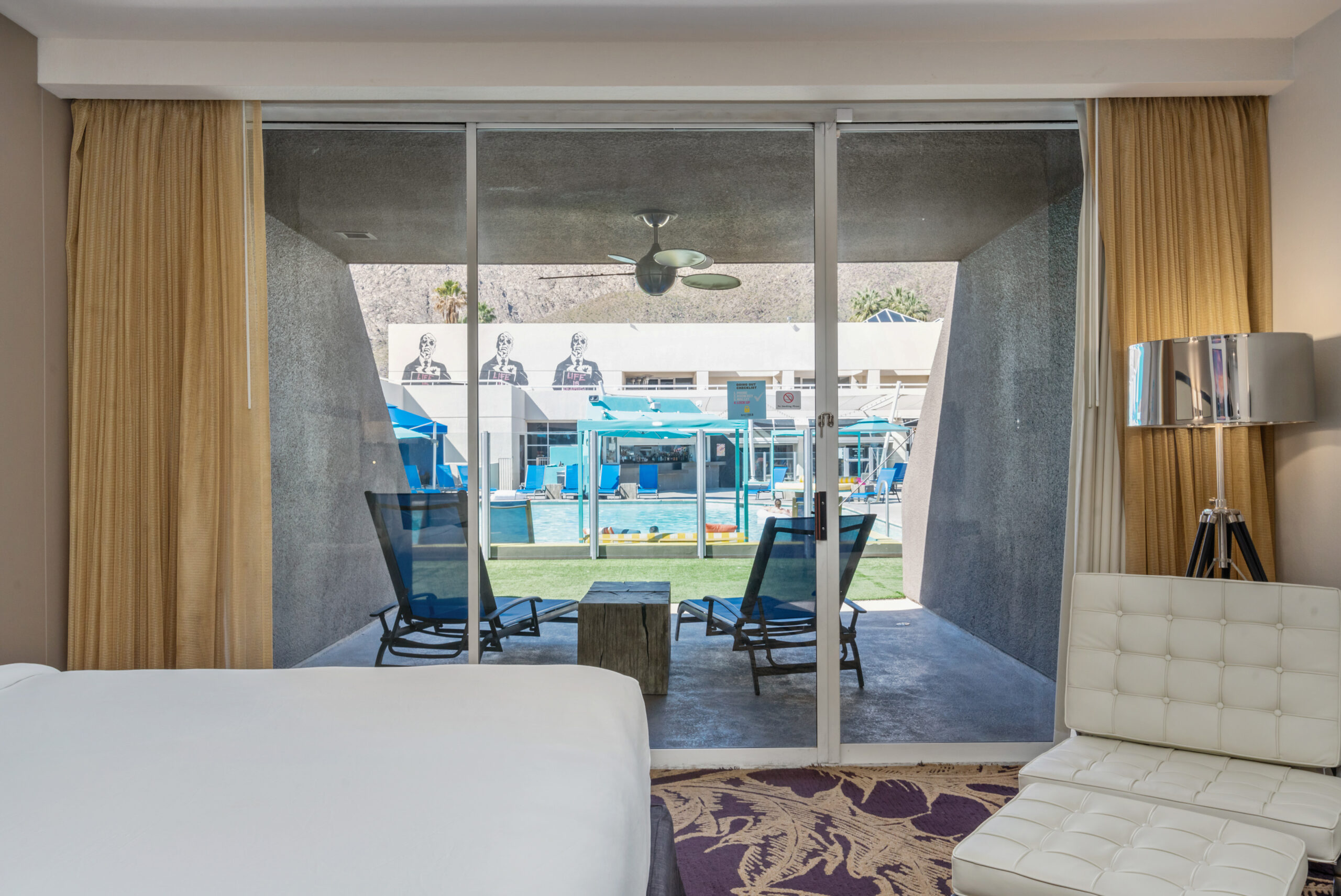 Hotel Zoso Palm Springs Poolside Patio Two Queens View